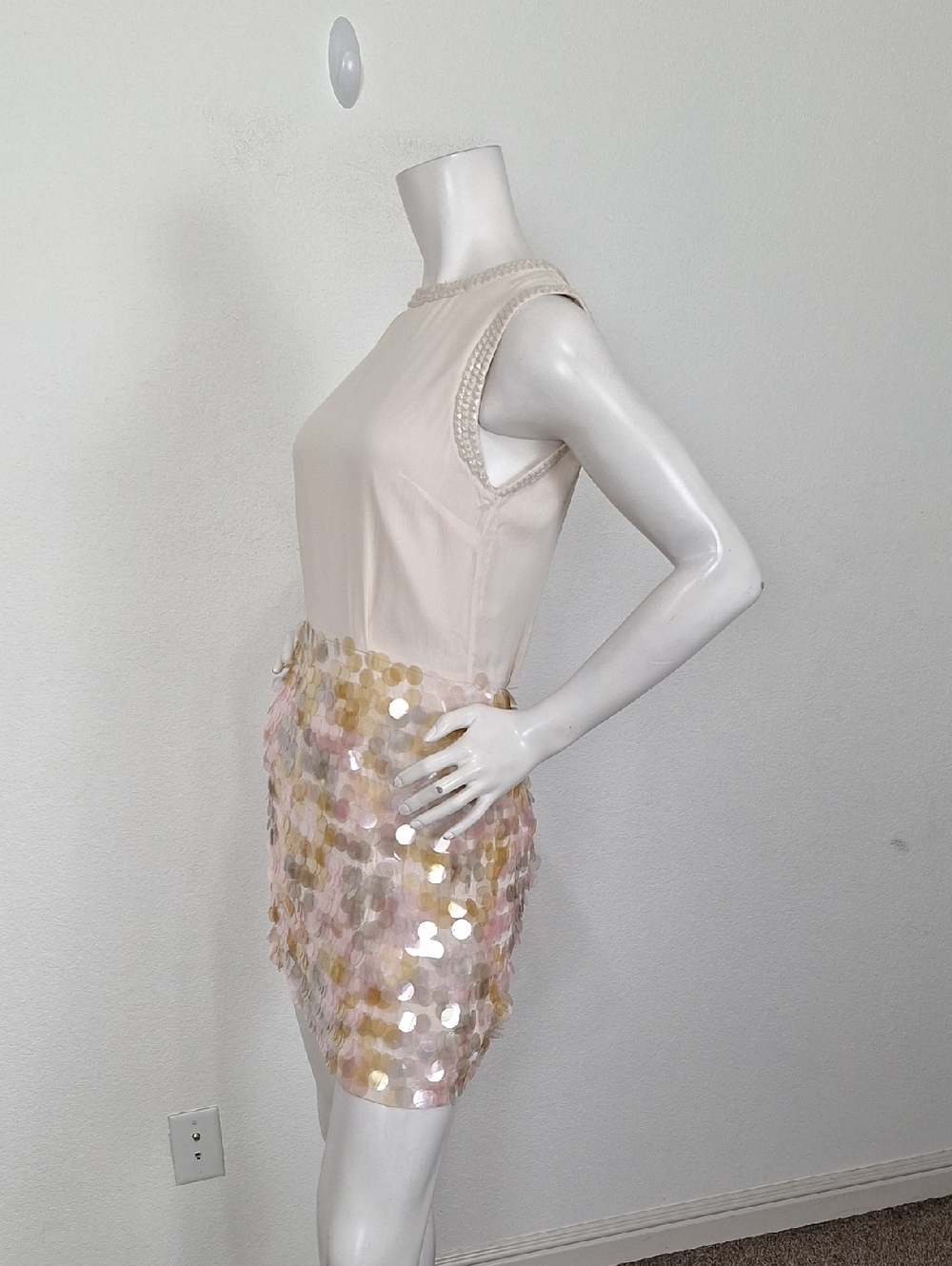 French Connection “NEW” Ivory Iridescent Sequin Retro Crepe Mini Dress Size 6 - Picture 9 of 12